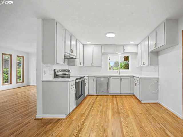1934 Se 155TH Pl, Portland, OR 97233