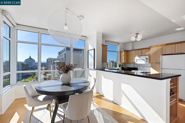 1 Lakeside Dr 1404, Oakland, CA 94612