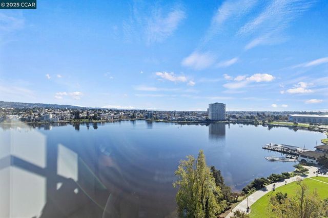 1 Lakeside Dr 1404, Oakland, CA 94612
