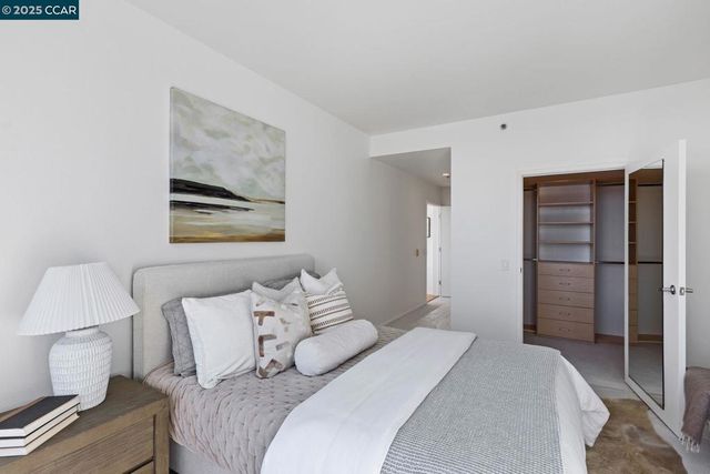 1 Lakeside Dr 1404, Oakland, CA 94612