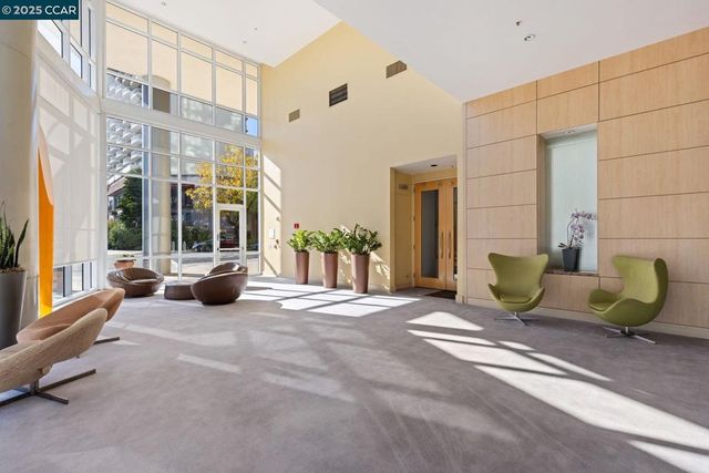 1 Lakeside Dr 1404, Oakland, CA 94612