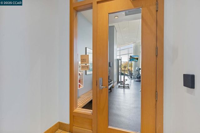 1 Lakeside Dr 1404, Oakland, CA 94612