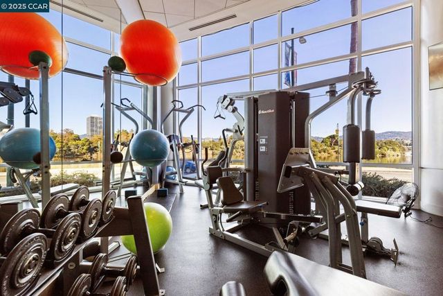 1 Lakeside Dr 1404, Oakland, CA 94612