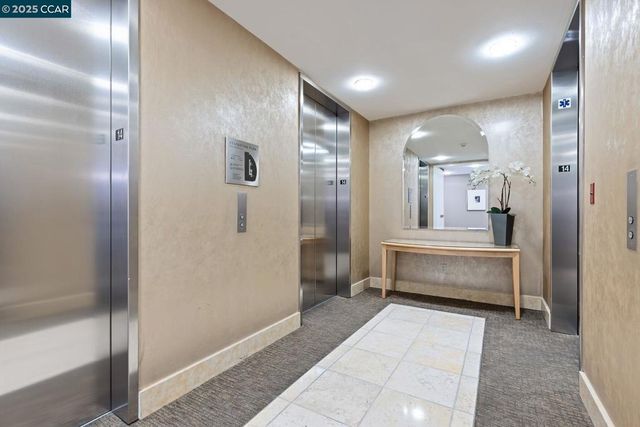 1 Lakeside Dr 1404, Oakland, CA 94612