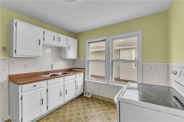 7614 Spring Garden Road, Parma, OH 44129