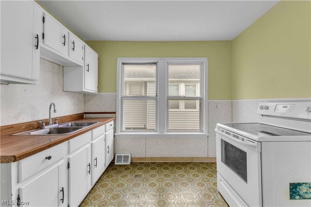 7614 Spring Garden Road, Parma, OH 44129