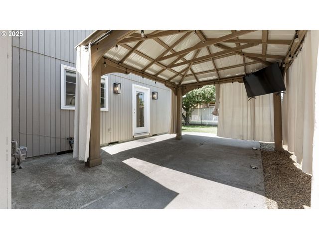 191 Ne 33RD Ct, Hillsboro, OR 97124