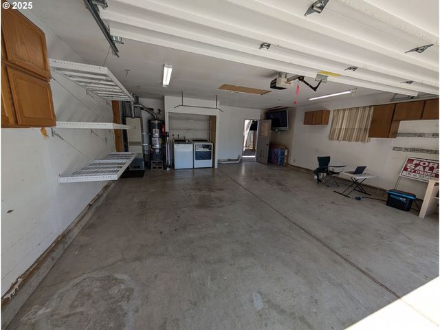 191 Ne 33RD Ct, Hillsboro, OR 97124