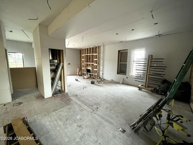 1405 W MAIN STREET, Jefferson City, MO 65109