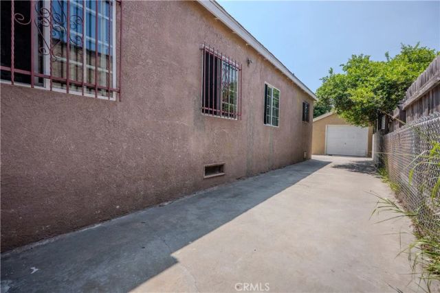720 e 95th st, Los Angeles, CA 90002