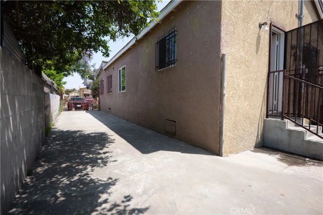 720 e 95th st, Los Angeles, CA 90002