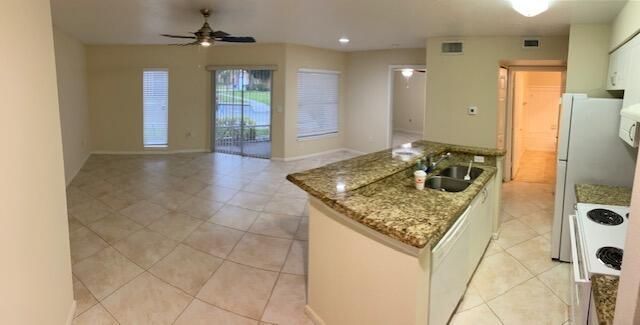 4783 Via Palm Lake Lakes 109, West Palm Beach, FL 33417