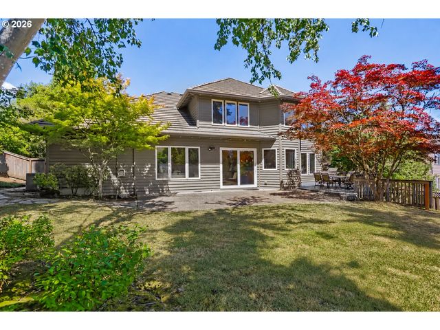 17622 BROOKHURST Dr, Lake Oswego, OR 97034