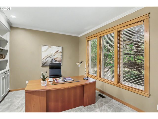 17622 BROOKHURST Dr, Lake Oswego, OR 97034