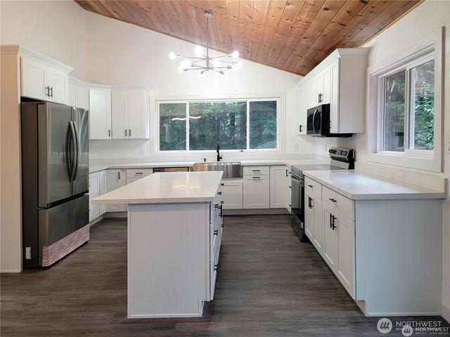 13721 409th Avenue SE, North Bend, WA 98045