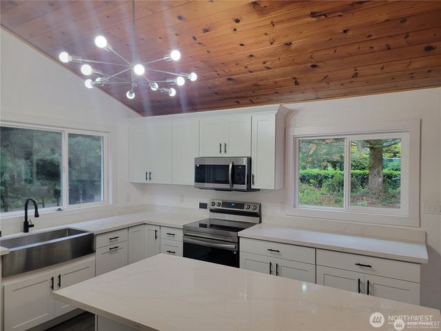 13721 409th Avenue SE, North Bend, WA 98045