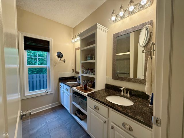 10002 New Dawn Place, Avon, IN 46123