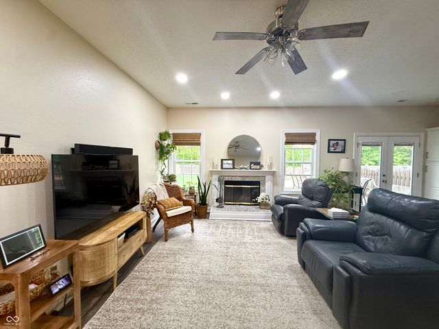10002 New Dawn Place, Avon, IN 46123