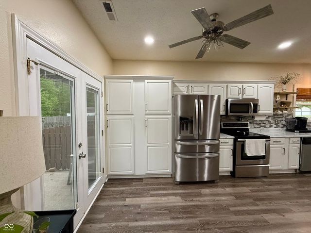 10002 New Dawn Place, Avon, IN 46123