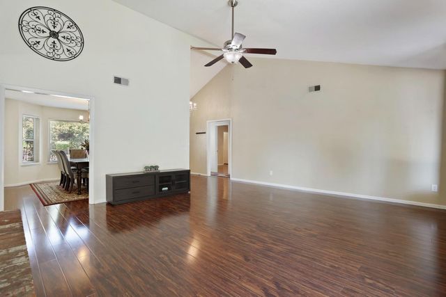 2210 W River Dr, Stockton, CA 95204