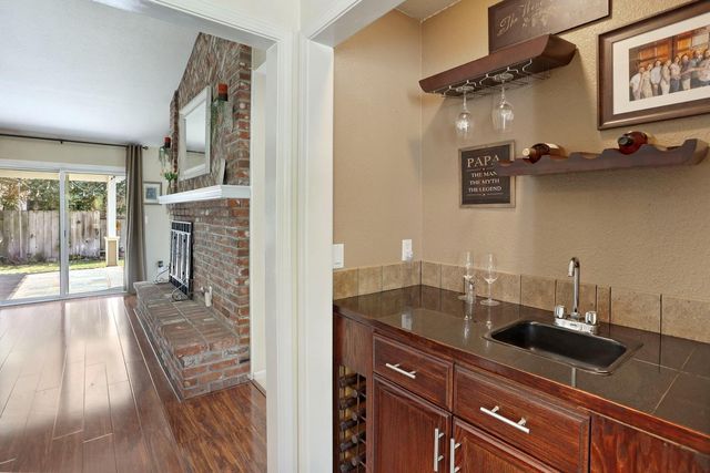 2210 W River Dr, Stockton, CA 95204