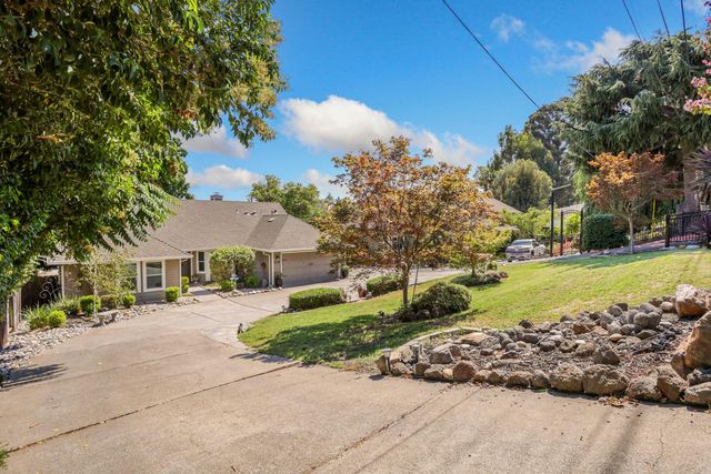 2210 W River Dr, Stockton, CA 95204