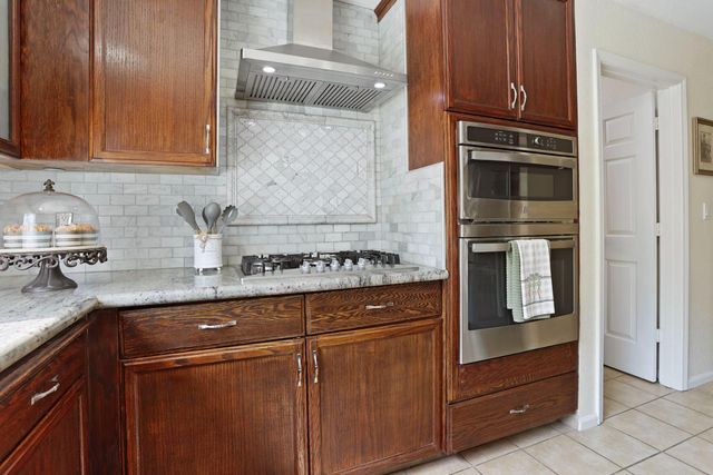 2210 W River Dr, Stockton, CA 95204