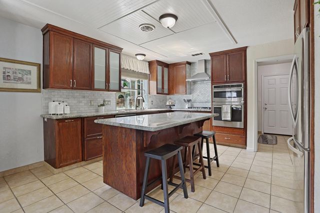 2210 W River Dr, Stockton, CA 95204