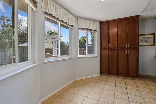 2210 W River Dr, Stockton, CA 95204