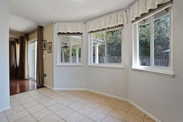 2210 W River Dr, Stockton, CA 95204