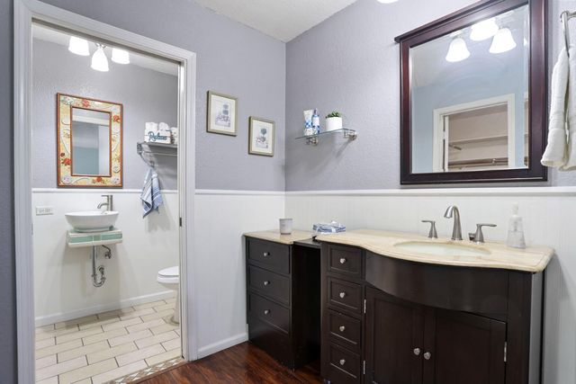 2210 W River Dr, Stockton, CA 95204