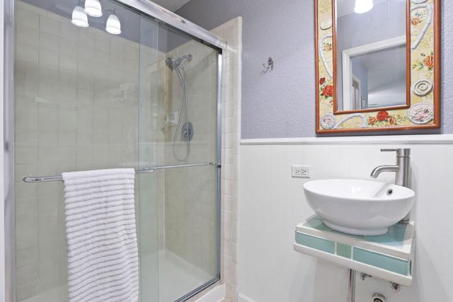 2210 W River Dr, Stockton, CA 95204