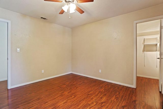 2210 W River Dr, Stockton, CA 95204