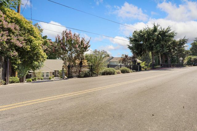 2210 W River Dr, Stockton, CA 95204