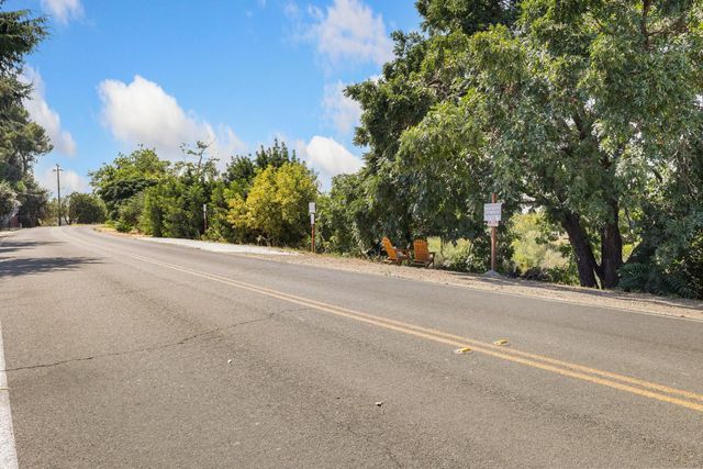 2210 W River Dr, Stockton, CA 95204