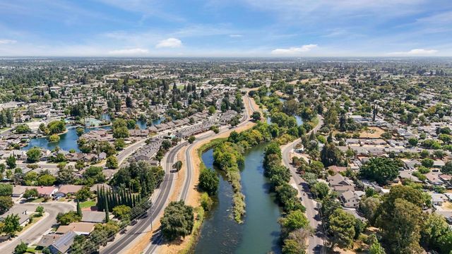 2210 W River Dr, Stockton, CA 95204