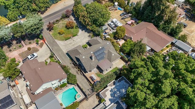 2210 W River Dr, Stockton, CA 95204