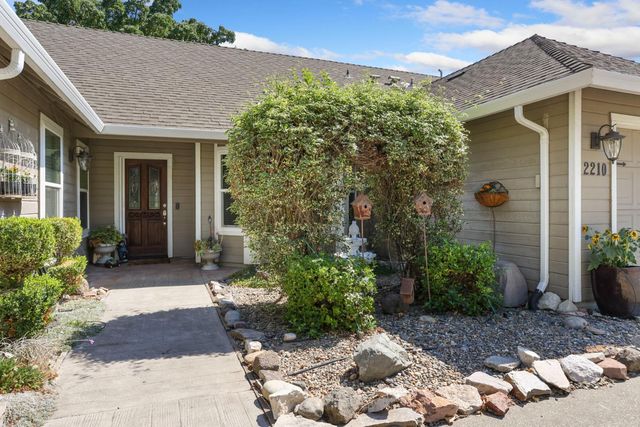 2210 W River Dr, Stockton, CA 95204