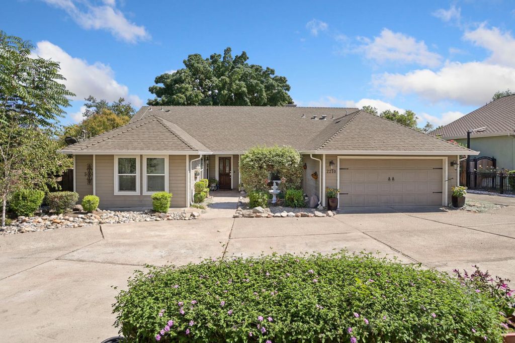 2210 W River Dr, Stockton, CA 95204