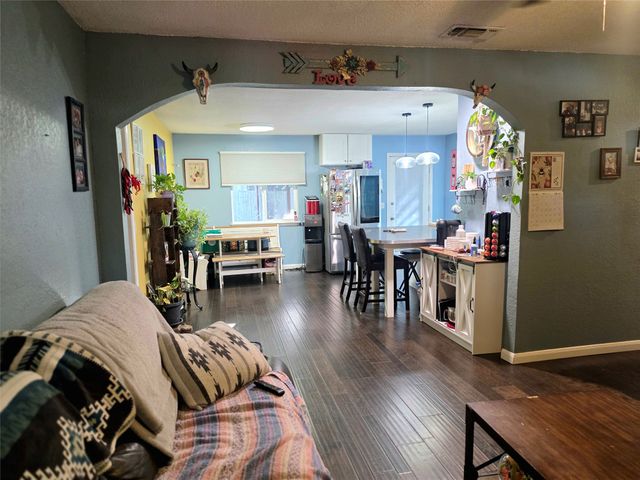 417 Cedarwood Street, Azle, TX 76020