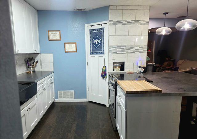 417 Cedarwood Street, Azle, TX 76020