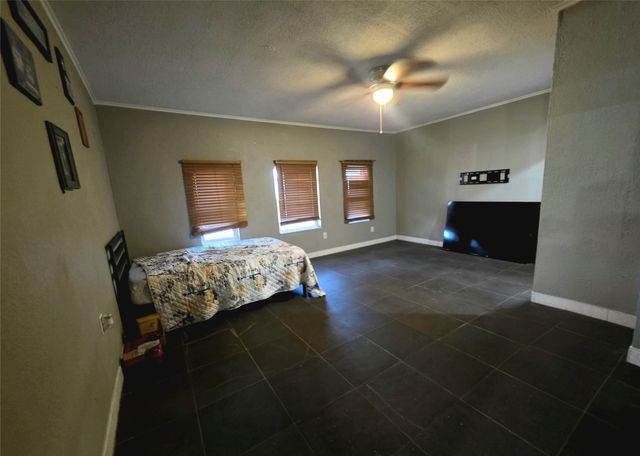 417 Cedarwood Street, Azle, TX 76020
