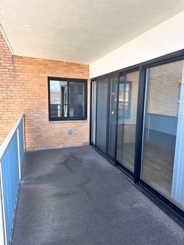 300 Lynn Shore Drive 908, Lynn, MA 01902