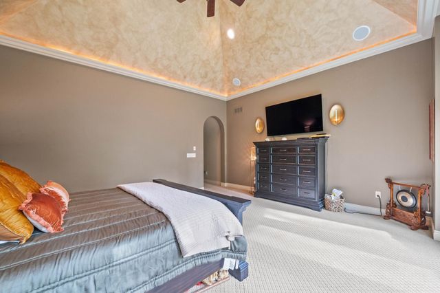 8219 W Meadow Park, Wichita, KS 67205