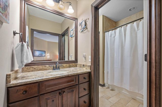 8219 W Meadow Park, Wichita, KS 67205