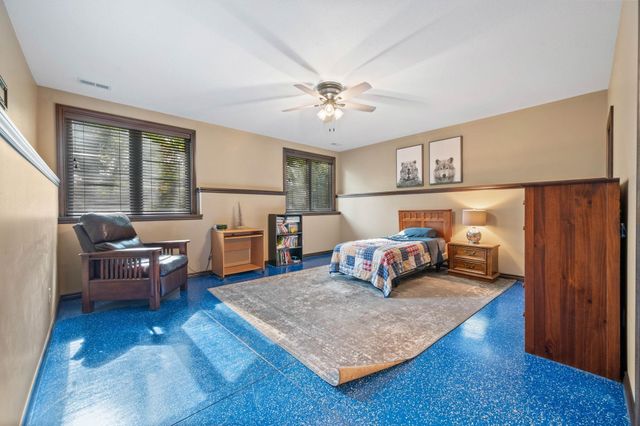 8219 W Meadow Park, Wichita, KS 67205