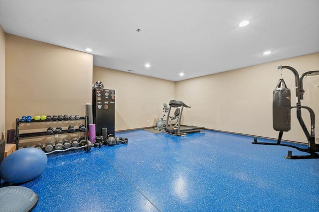 8219 W Meadow Park, Wichita, KS 67205