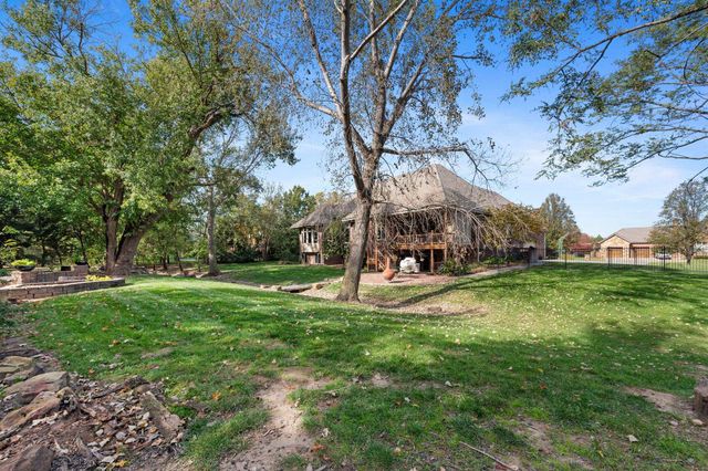 8219 W Meadow Park, Wichita, KS 67205