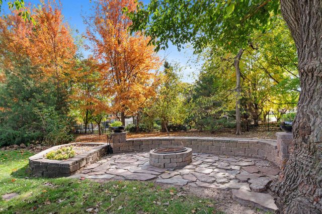 8219 W Meadow Park, Wichita, KS 67205