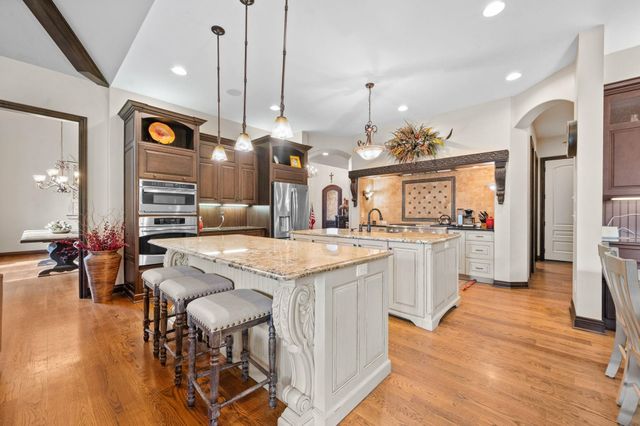 8219 W Meadow Park, Wichita, KS 67205